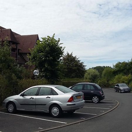 Les Manoirs Leilighet Deauville Eksteriør bilde
