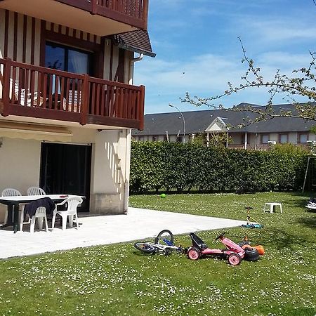 Les Manoirs Leilighet Deauville Eksteriør bilde