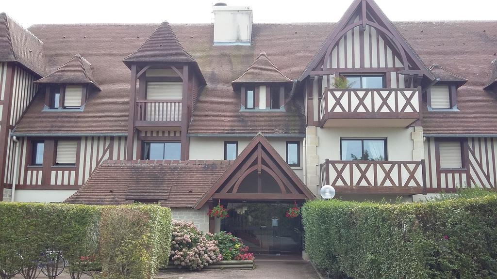 Les Manoirs Leilighet Deauville Eksteriør bilde